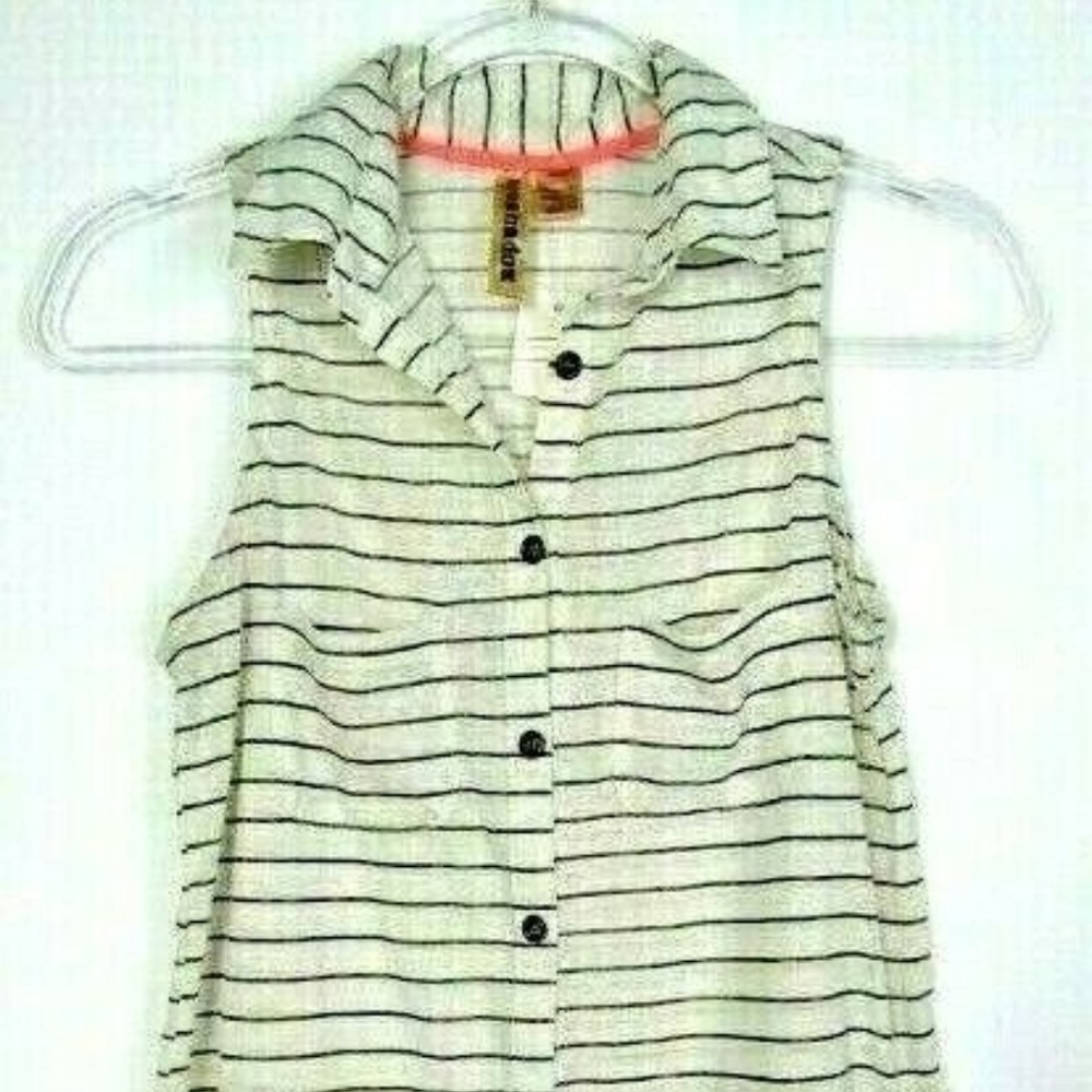 SOLD - EYESHADOW Women's Sleeveless Top Shirt - Picture 1 of 5